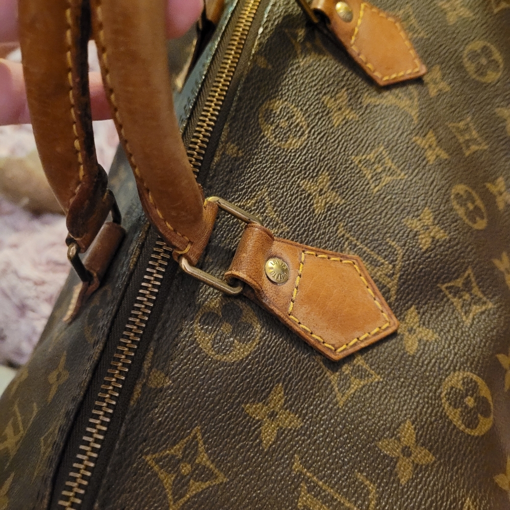 EMT Louis Vuitton vintage speedy 30 all LV ❤️s should have one - Picture 12 of 16